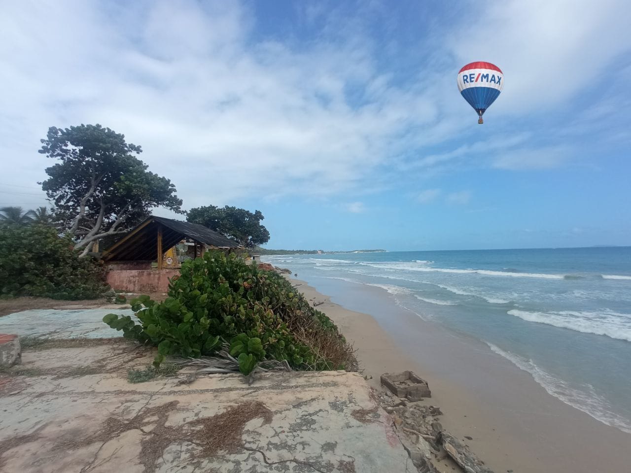 Terreno Con Vista Al Mar En El Cardón, Urb. Manantiales De Guayamuri Country Club. - Imagen 11