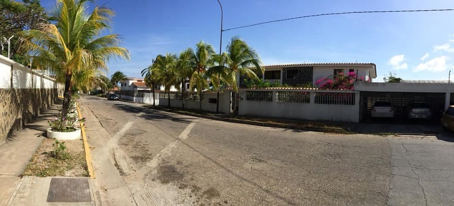 Casa, El Paraiso II, Maneiro. - Imagen 2