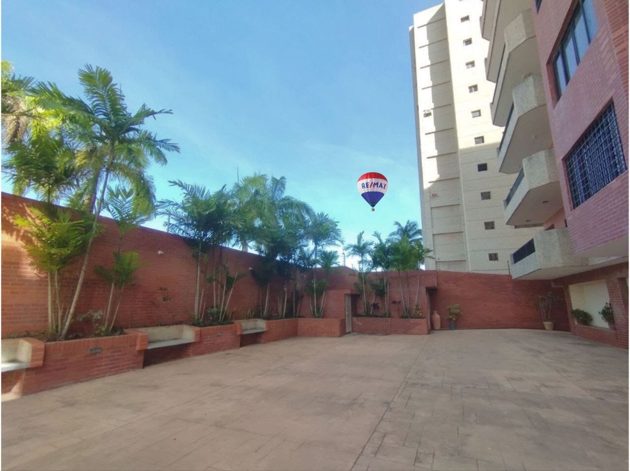 Apartamento tipo PentHouse, Urbanización Jorge Coll, Maneiro. - Imagen 3