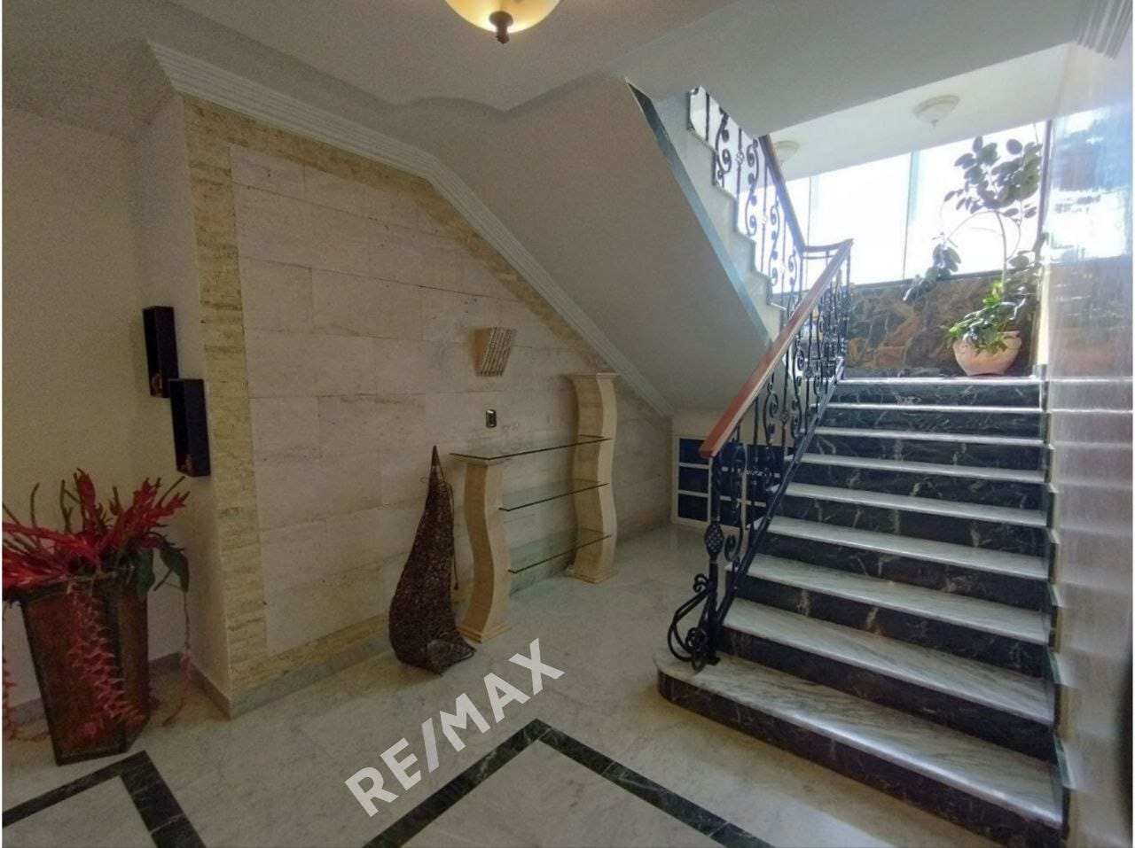 Apartamento tipo PentHouse, Urbanización Jorge Coll, Maneiro. - Imagen 9