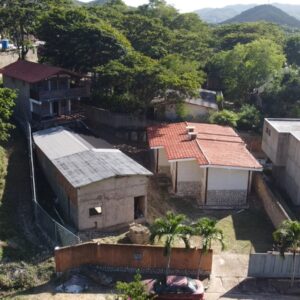 CONJUNTO HABITACIONAL DE TRES CASAS EN EL SECTOR SALAMANCA DE LA ASUNCION, ISLA DE MARGARITA