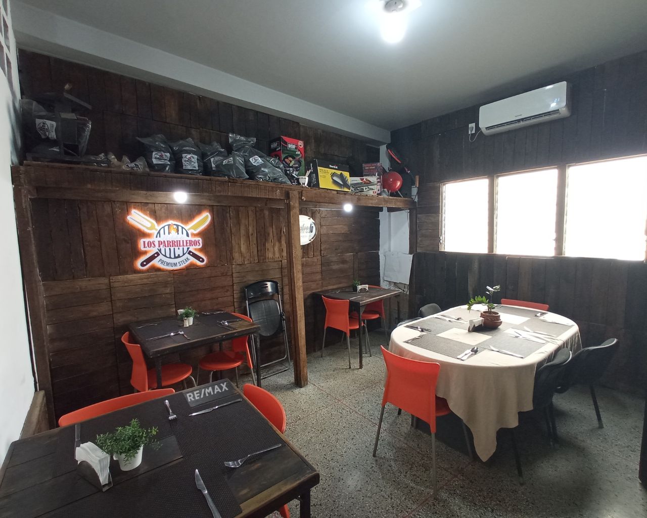 CLUB DE LOS PARRILLEROS, RENTABLE COMERCIO DE RESTAURANTE, CALLE LIBERTAD DE LOS ROBLES - Imagen 21