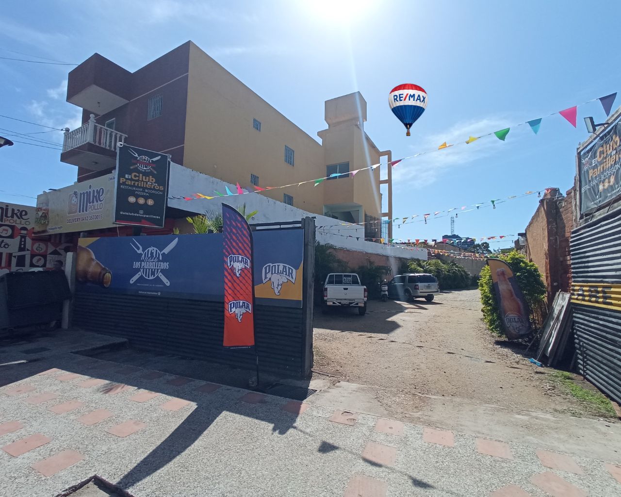 CLUB DE LOS PARRILLEROS, RENTABLE COMERCIO DE RESTAURANTE, CALLE LIBERTAD DE LOS ROBLES