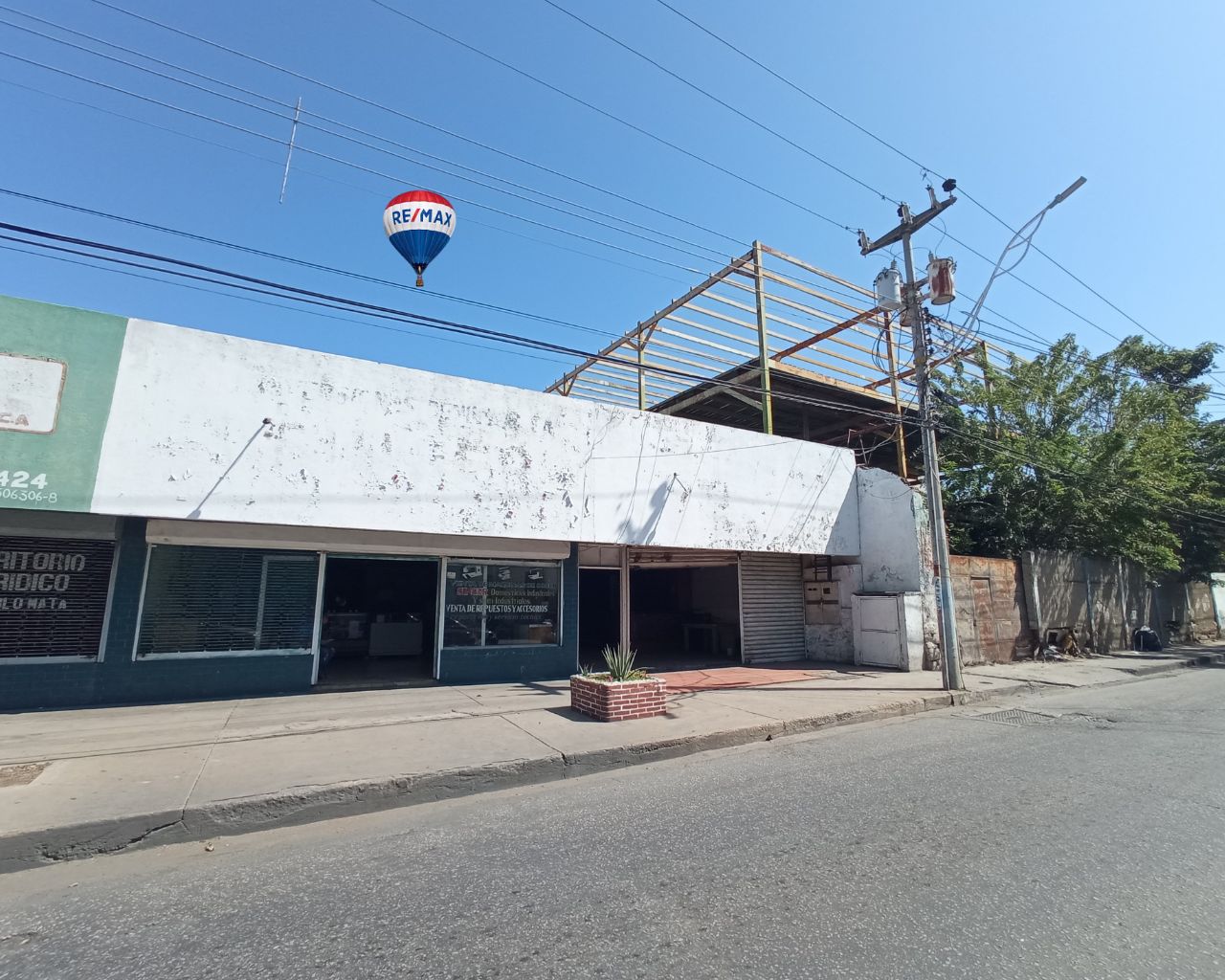LOCAL COMERCIAL, AMPLIO Y VERSATIL EN VENTA EN PORLAMAR ISLA DE MARGARITA - Imagen 12