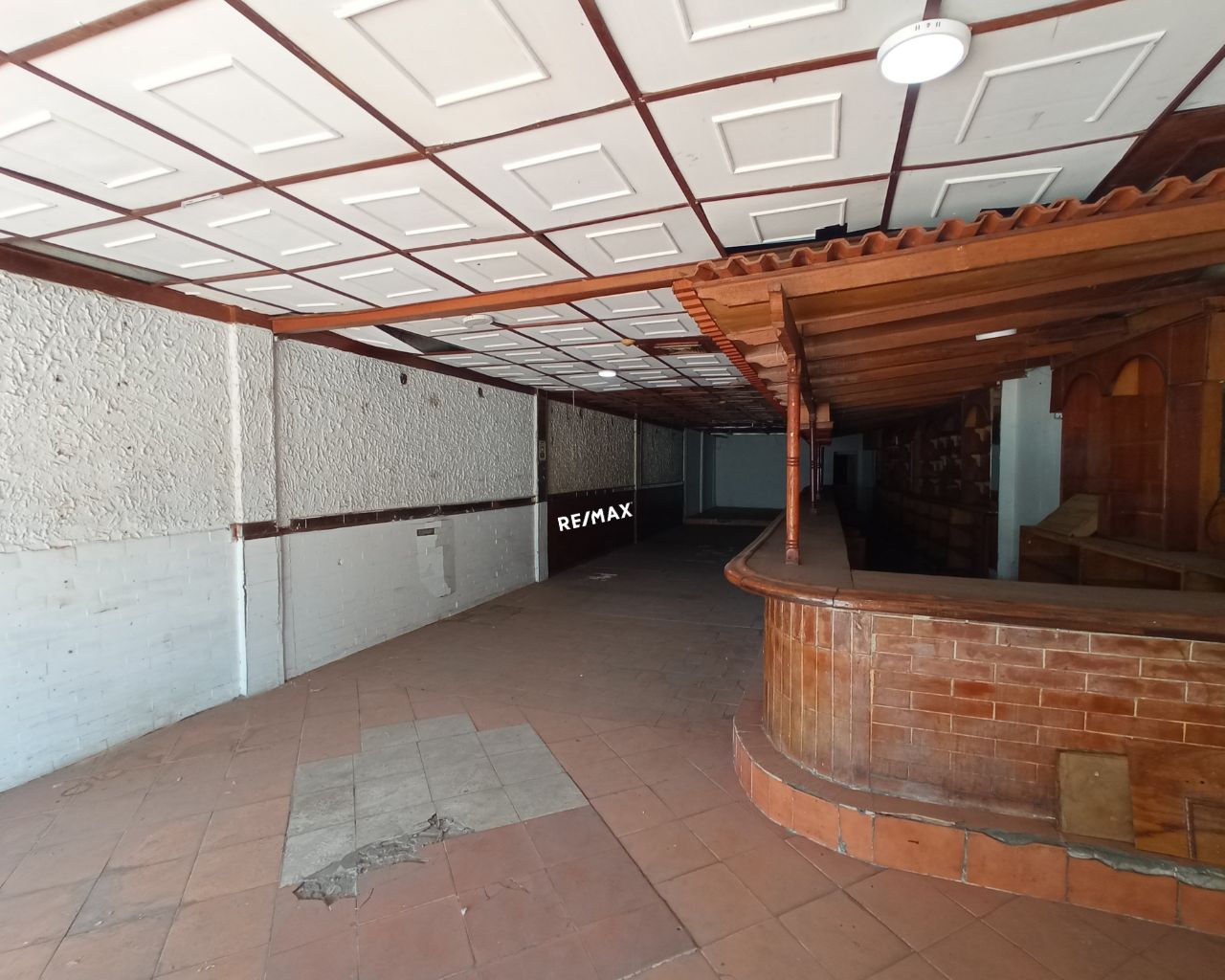 LOCAL COMERCIAL, AMPLIO Y VERSATIL EN VENTA EN PORLAMAR ISLA DE MARGARITA - Imagen 4