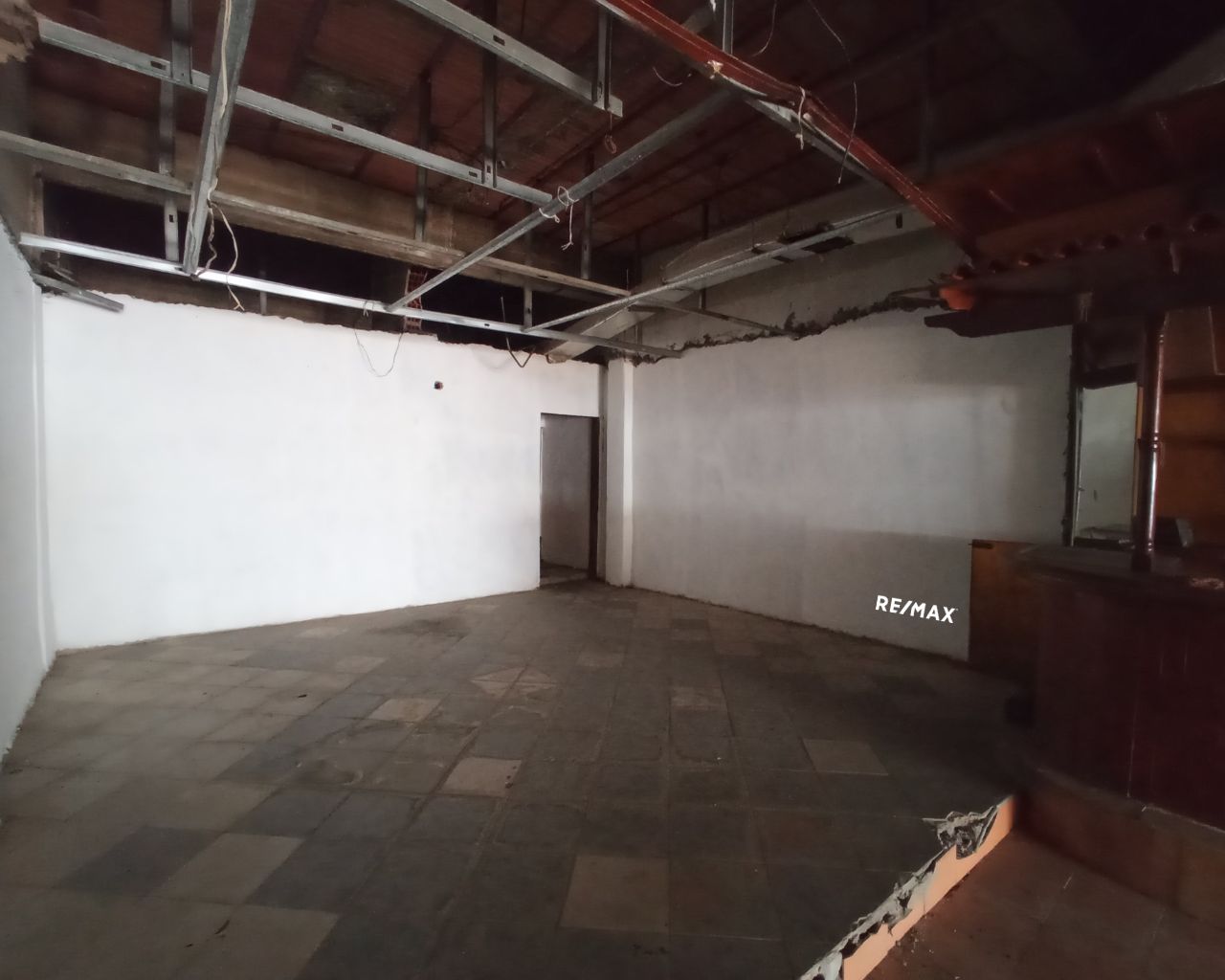 LOCAL COMERCIAL, AMPLIO Y VERSATIL EN VENTA EN PORLAMAR ISLA DE MARGARITA - Imagen 8