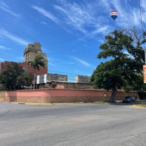 Casa Con Potencial Para Clinica, En Venta, Isla De Margarita, 2674 mt2