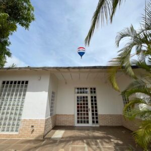 Re/max 2 Mil Vende Casa En La Espectacular Urbanización Vistamar, Agua De Vaca, Con Zona Residencial