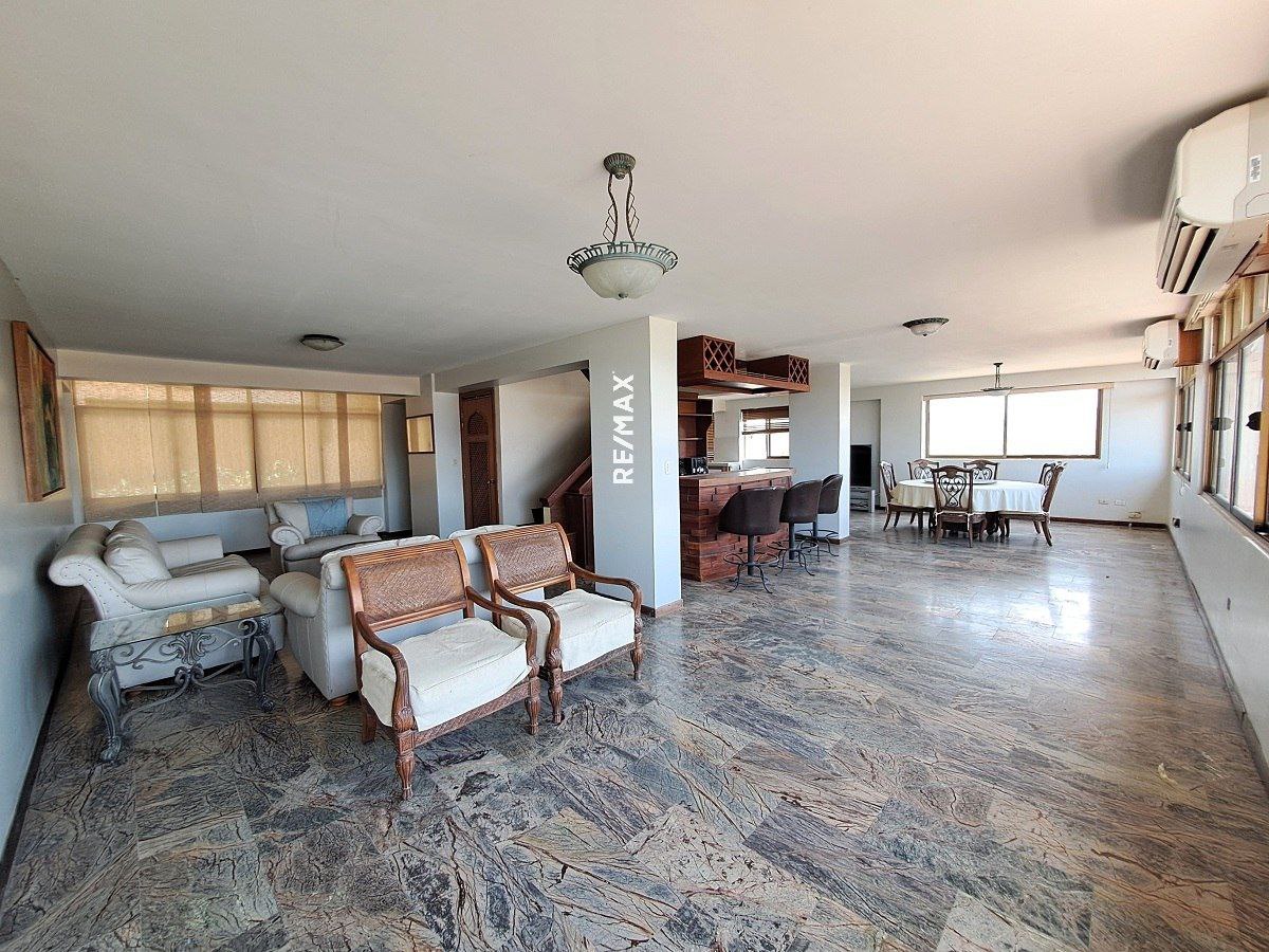 Penthouse, En Venta, Resd. Los Geranios, Urbanización Maneiro, 335.35 mt2, 4 Habitaciones y 5 Baños - Imagen 10