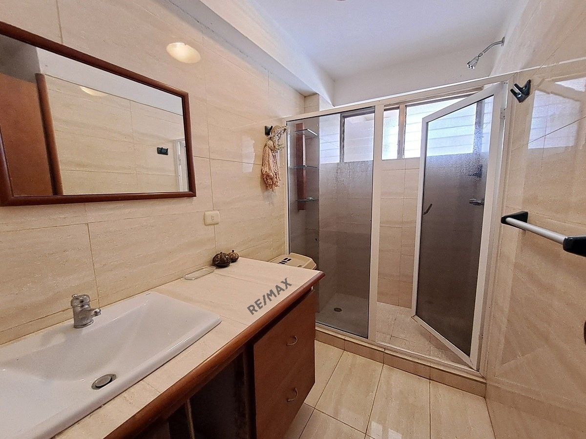 Penthouse, En Venta, Resd. Los Geranios, Urbanización Maneiro, 335.35 mt2, 4 Habitaciones y 5 Baños - Imagen 13