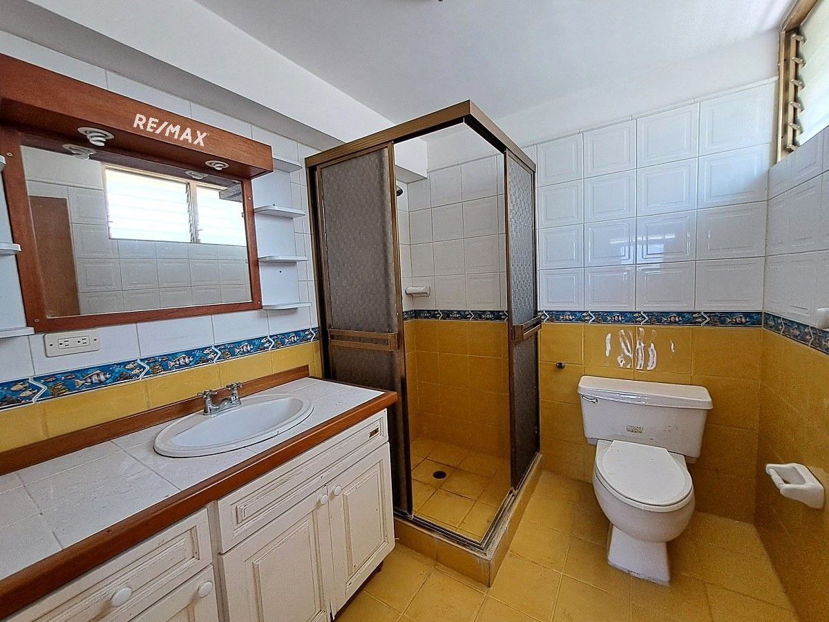 Penthouse, En Venta, Resd. Los Geranios, Urbanización Maneiro, 335.35 mt2, 4 Habitaciones y 5 Baños - Imagen 15
