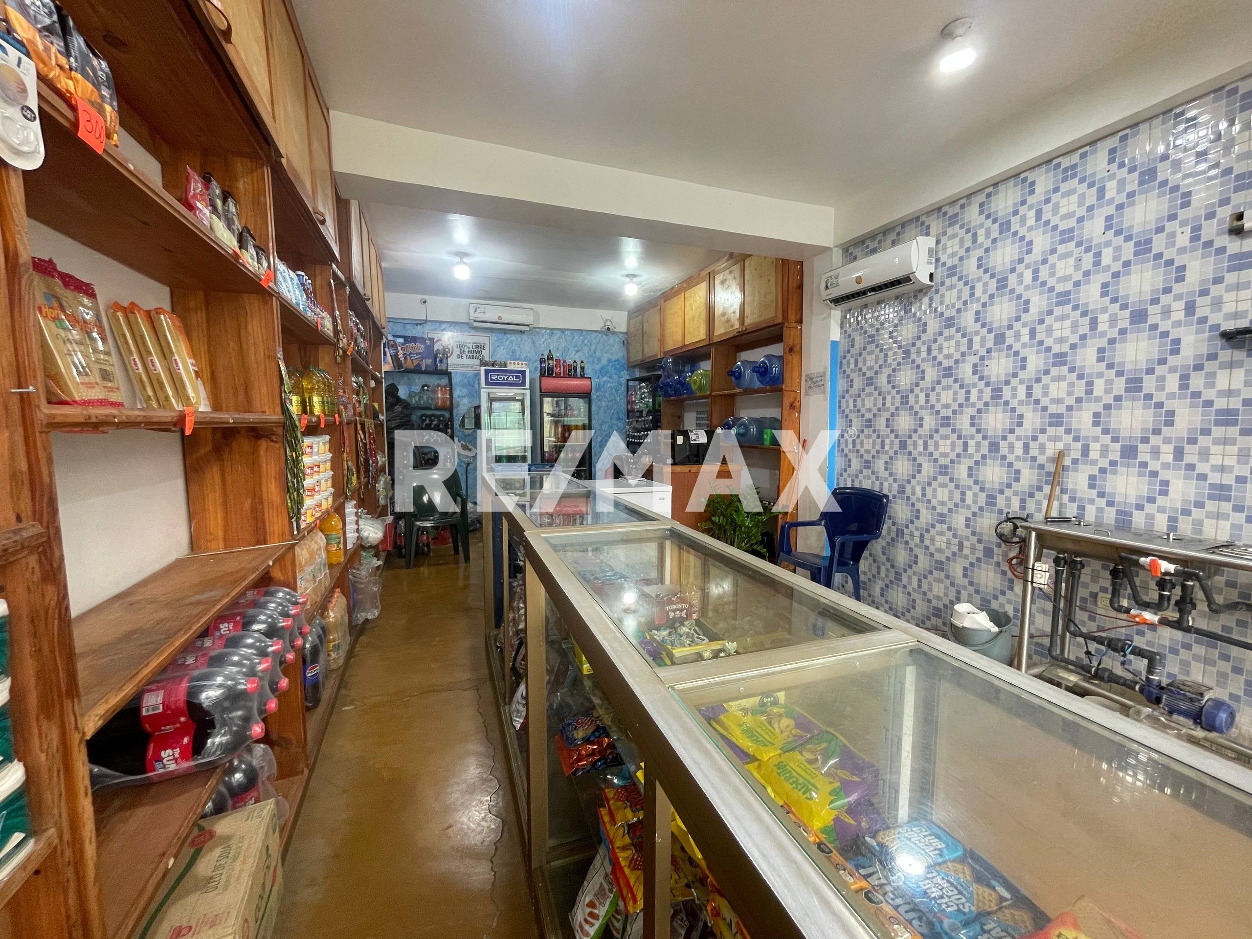 Local, En Venta, Sector Pueblo Nuevo, Calle Meneses, Porlamar, 546 mt2, 3 Baños y 6 Puestos de Estacionamiento - Imagen 4