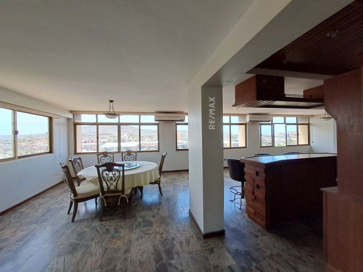 Penthouse, En Venta, Resd. Los Geranios, Urbanización Maneiro, 335.35 mt2, 4 Habitaciones y 5 Baños - Imagen 7