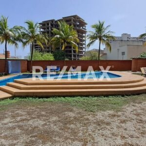 Apartamento, En Venta, En Urbanización Costa Azul, Isla De Margarita, 290 mt2, 4 Habitaciones y 5 Baños