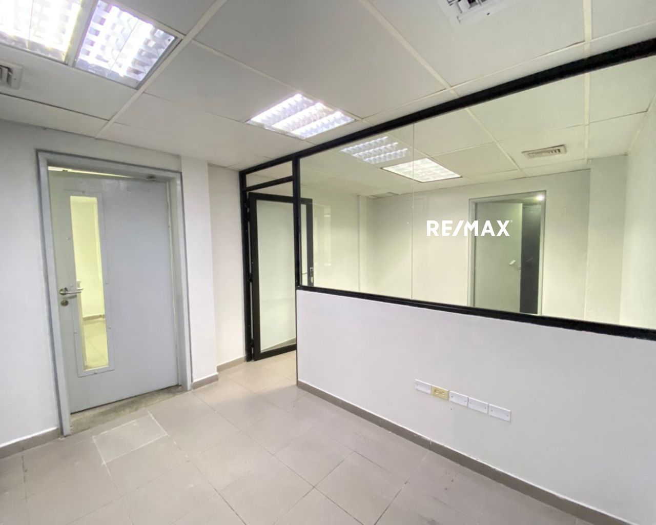 Local Comercial, En Venta, En La Asunción, Nueva Esparta, Isla de Margarita, 170 mt2 y 3 Baños - Imagen 13