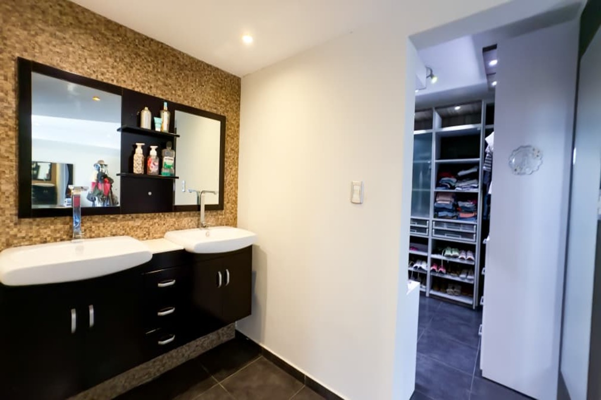 Casa de 2 Niveles, En Venta, En Urbanización Costa Azul Nueva Esparta, Isla De Margarita, 620 mt2, 5 Habitaciones y 6 Baños - Imagen 19