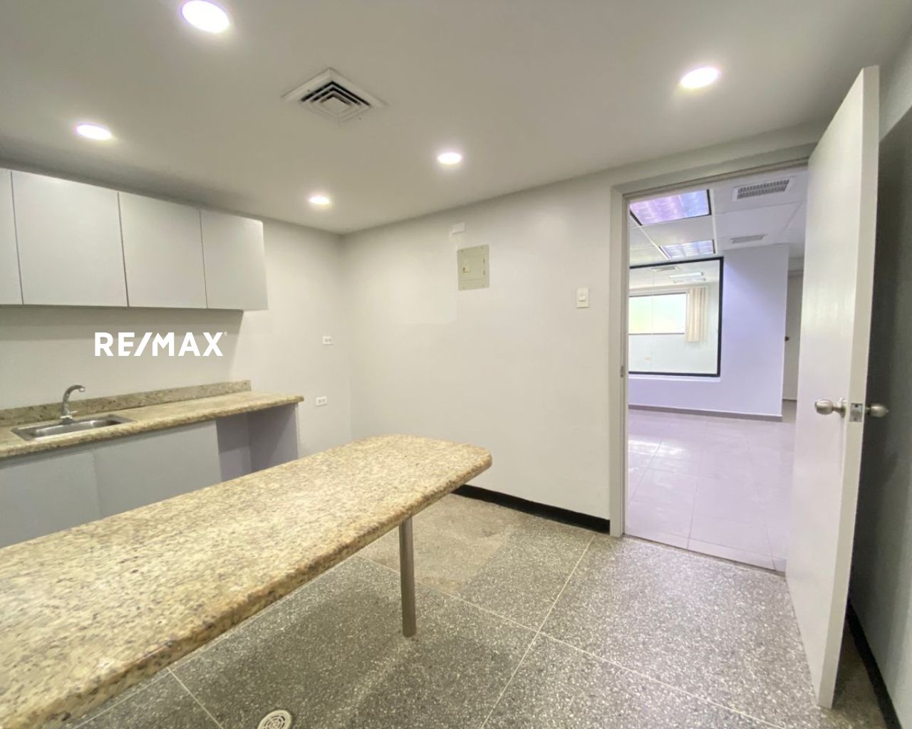 Local Comercial, En Venta, En La Asunción, Nueva Esparta, Isla de Margarita, 170 mt2 y 3 Baños - Imagen 18