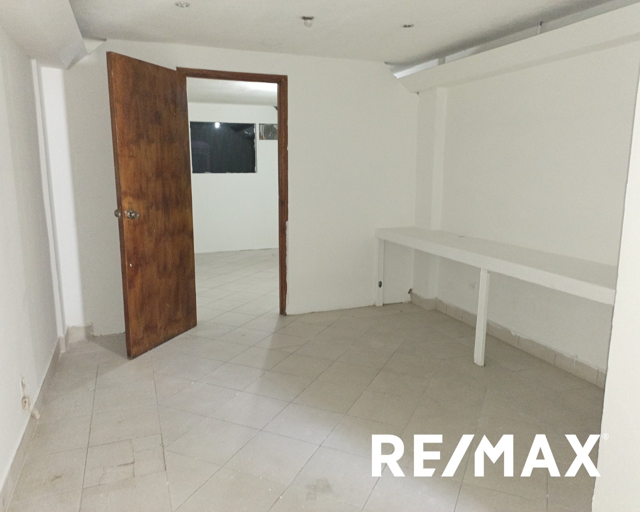 Local, En Alquiler, En Centro Comercial C.C.M, AV. Bolivar, 42,50 mt2 y 1 baño - Imagen 8