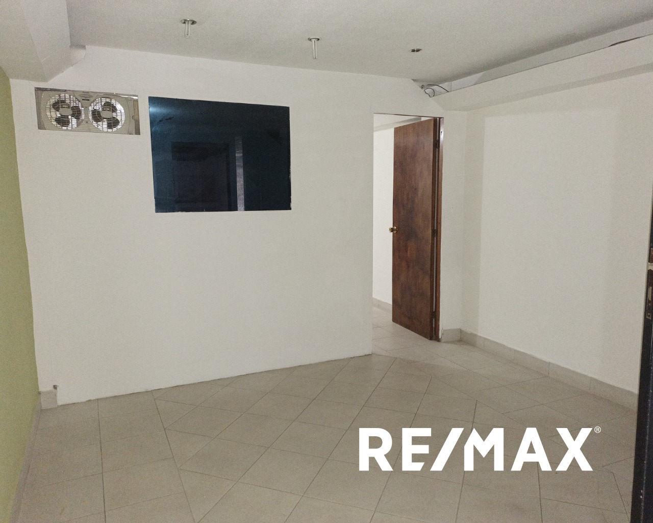 Local, En Alquiler, En Centro Comercial C.C.M, AV. Bolivar, 42,50 mt2 y 1 baño - Imagen 6