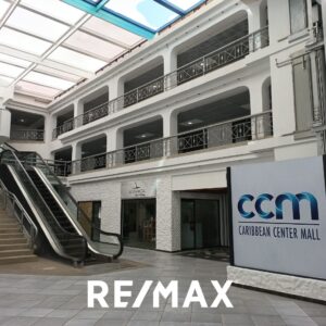 Local, En Alquiler, En Centro Comercial C.C.M, AV. Bolivar, 42,50 mt2 y 1 baño