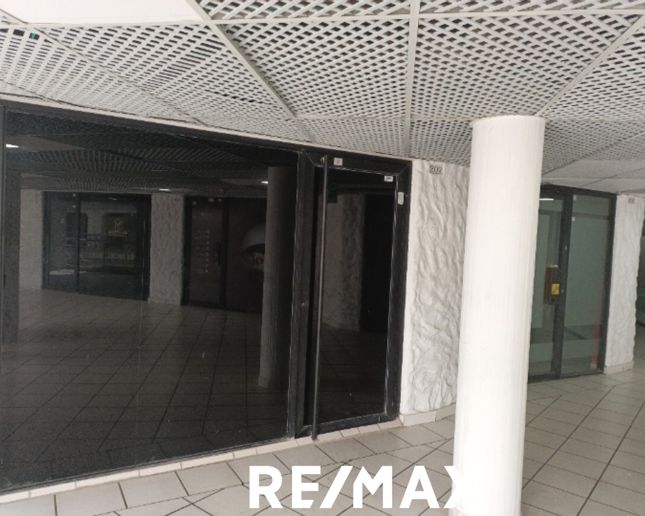 Local, En Alquiler, En Centro Comercial C.C.M, AV. Bolivar, 42,50 mt2 y 1 baño - Imagen 15