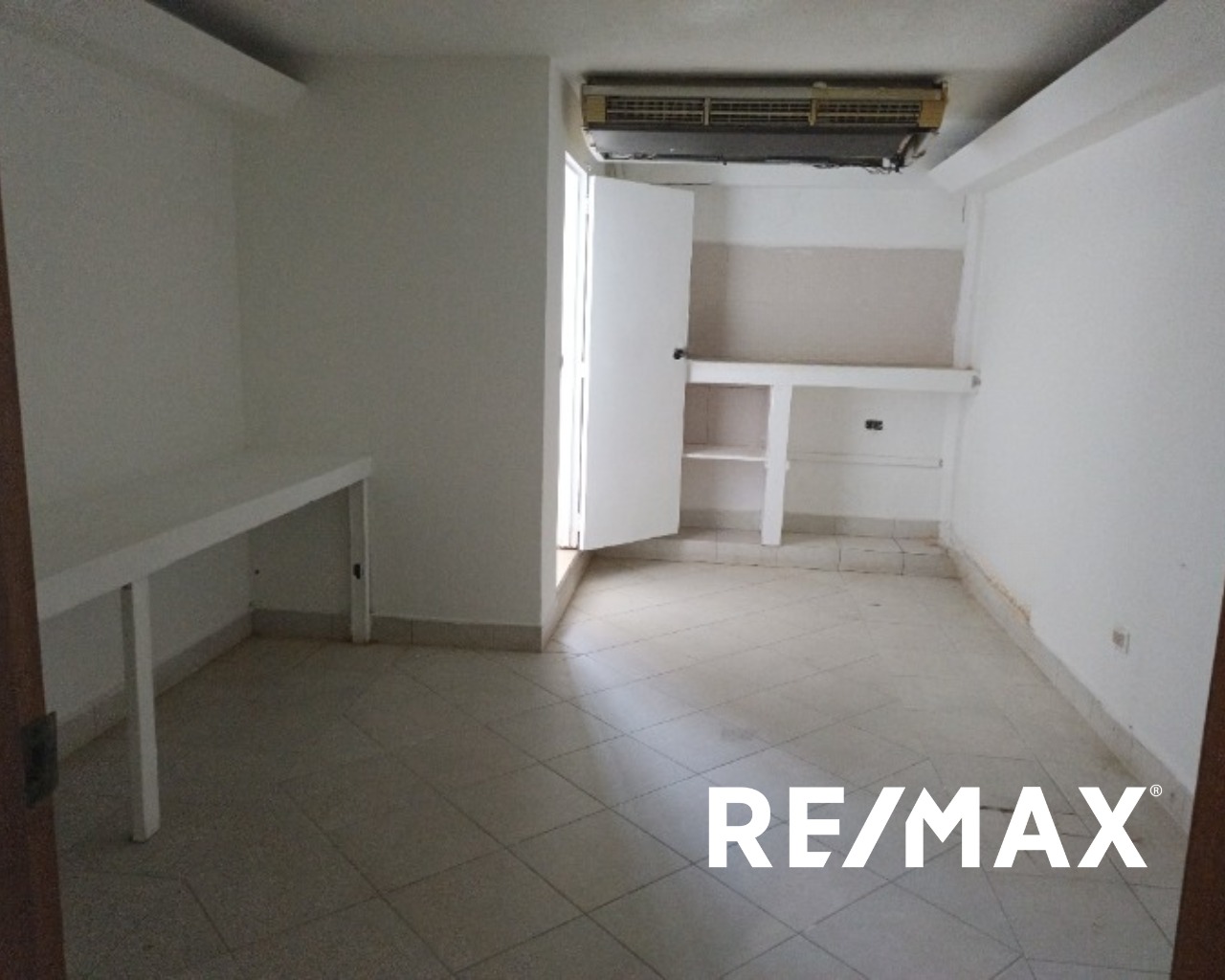 Local, En Alquiler, En Centro Comercial C.C.M, AV. Bolivar, 42,50 mt2 y 1 baño - Imagen 11
