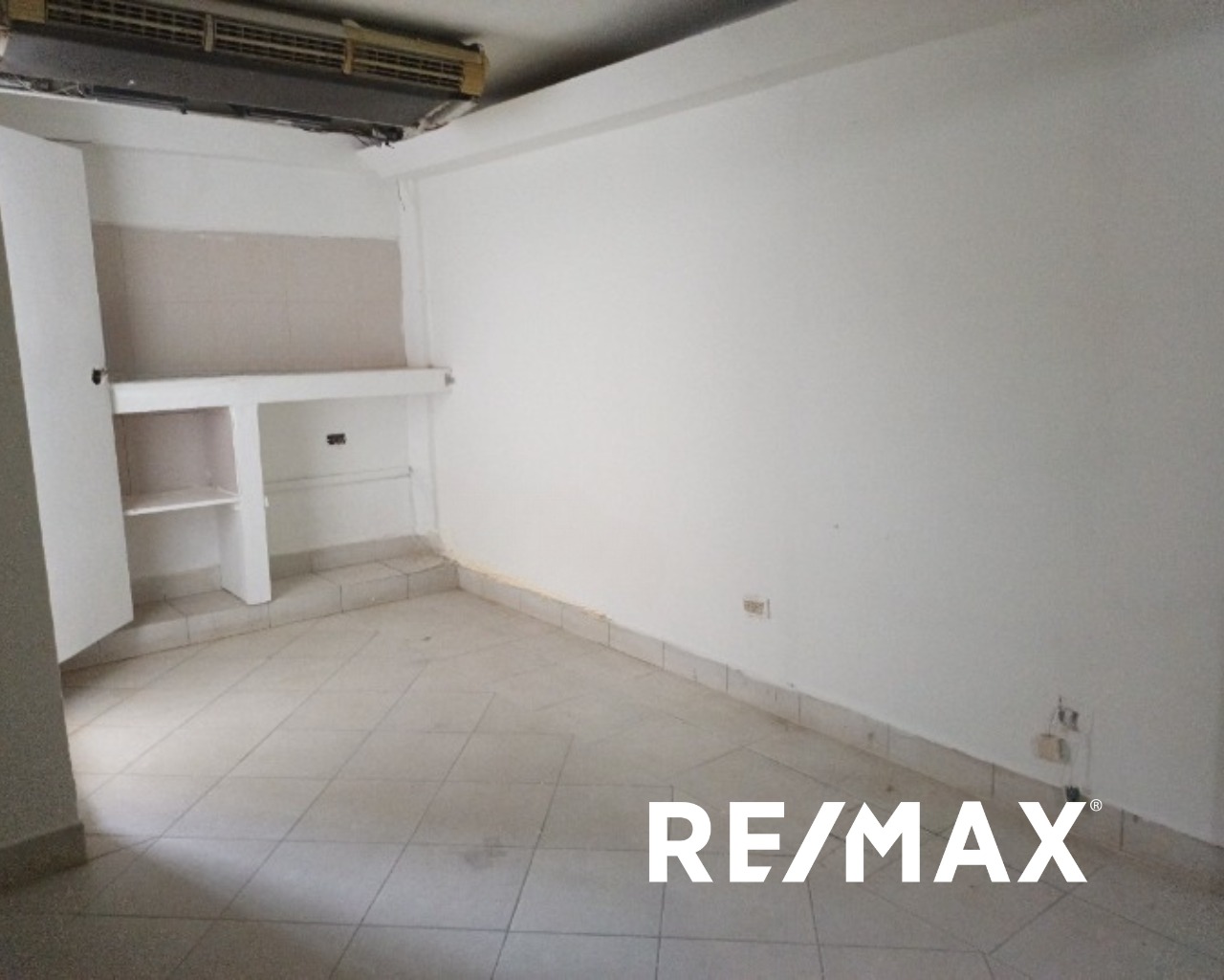 Local, En Alquiler, En Centro Comercial C.C.M, AV. Bolivar, 42,50 mt2 y 1 baño - Imagen 10