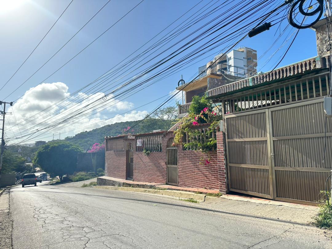Casa Familiar Para Remodelar, En Venta, En Pampatar, Nueva Esparta, Isla de Margarita, 512 MT2, 9 Habitaciones y 7 Baños - Imagen 2