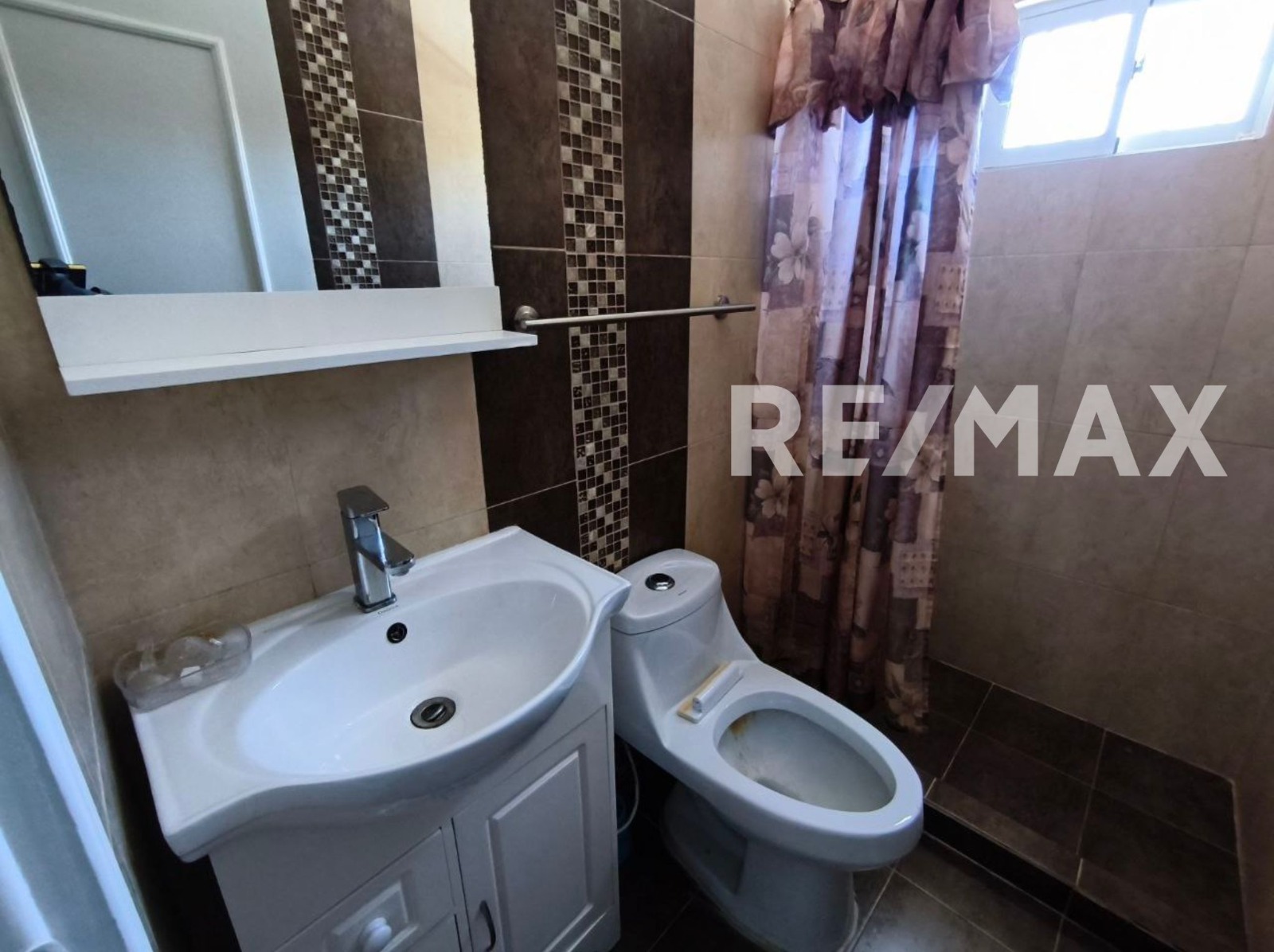 Townhouse de 3 Plantas, En Venta, En Palo Sano, La Asunción, Nueva Esparta, Isla de Margarita, 128 MT2, 4 Habitaciones y 3 Baños - Imagen 22