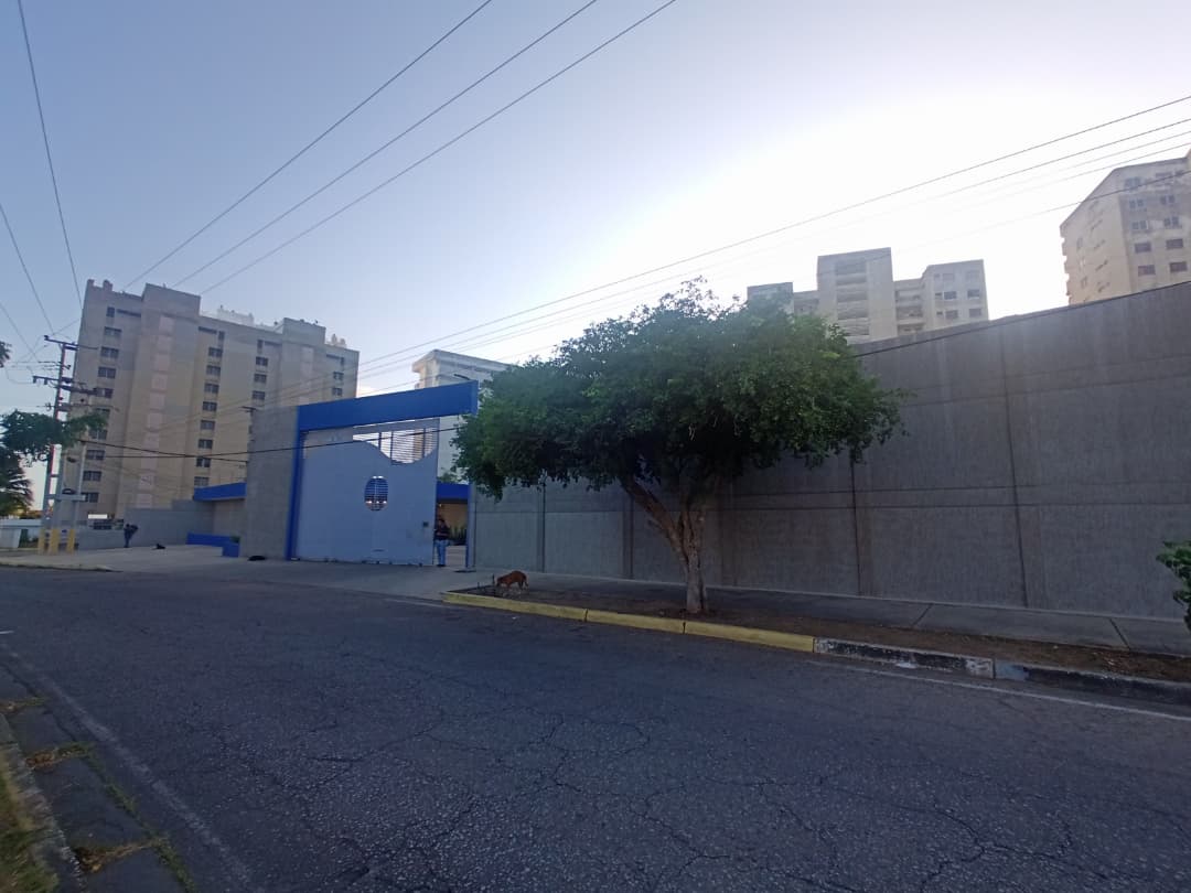 Edificio, En Venta, La Marina, En Porlamar, Nueva Esparta, Isla de Margarita, 8.065 m² y 3 Baños