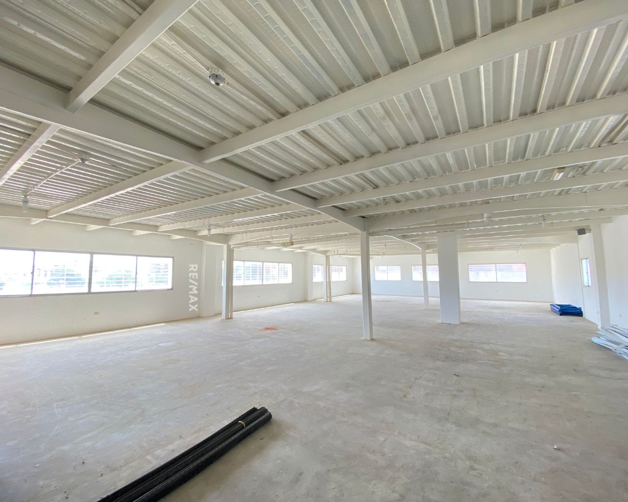 Oficina De Lujo De 411 M², En Alquiler, Primera Planta Operativa Con Oficinas Privadas Y Sala De Juntas + Nivel Sup, En Calle Marcano, Porlamar, Nueva Esparta, Isla de Margarita, 823 MT2, 5 Oficinas y 4 Baños - Imagen 24