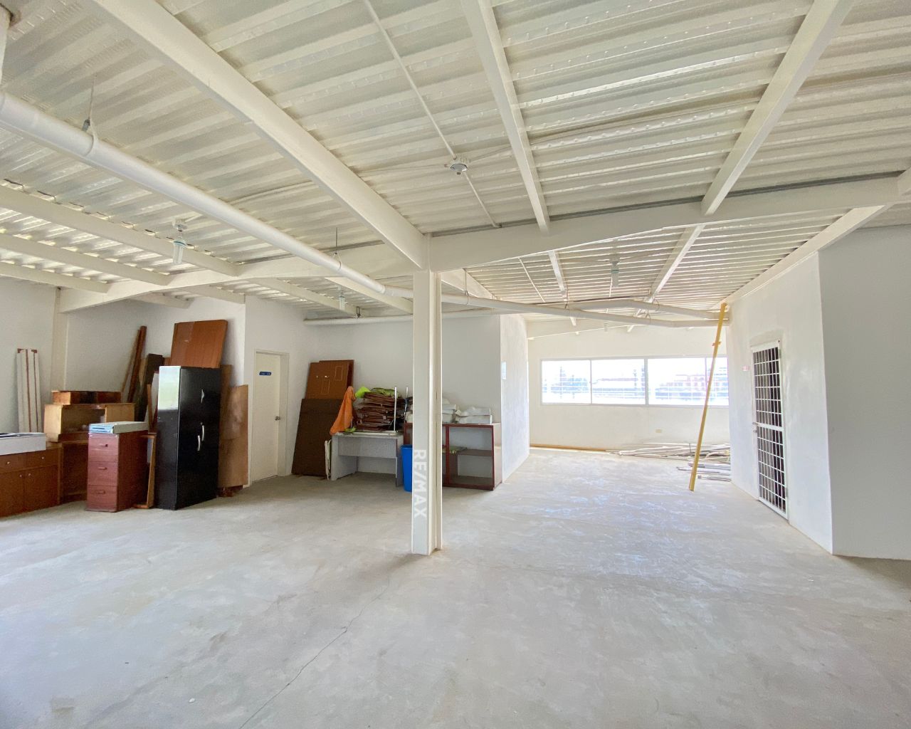 Oficina De Lujo De 411 M², En Alquiler, Primera Planta Operativa Con Oficinas Privadas Y Sala De Juntas + Nivel Sup, En Calle Marcano, Porlamar, Nueva Esparta, Isla de Margarita, 823 MT2, 5 Oficinas y 4 Baños - Imagen 25