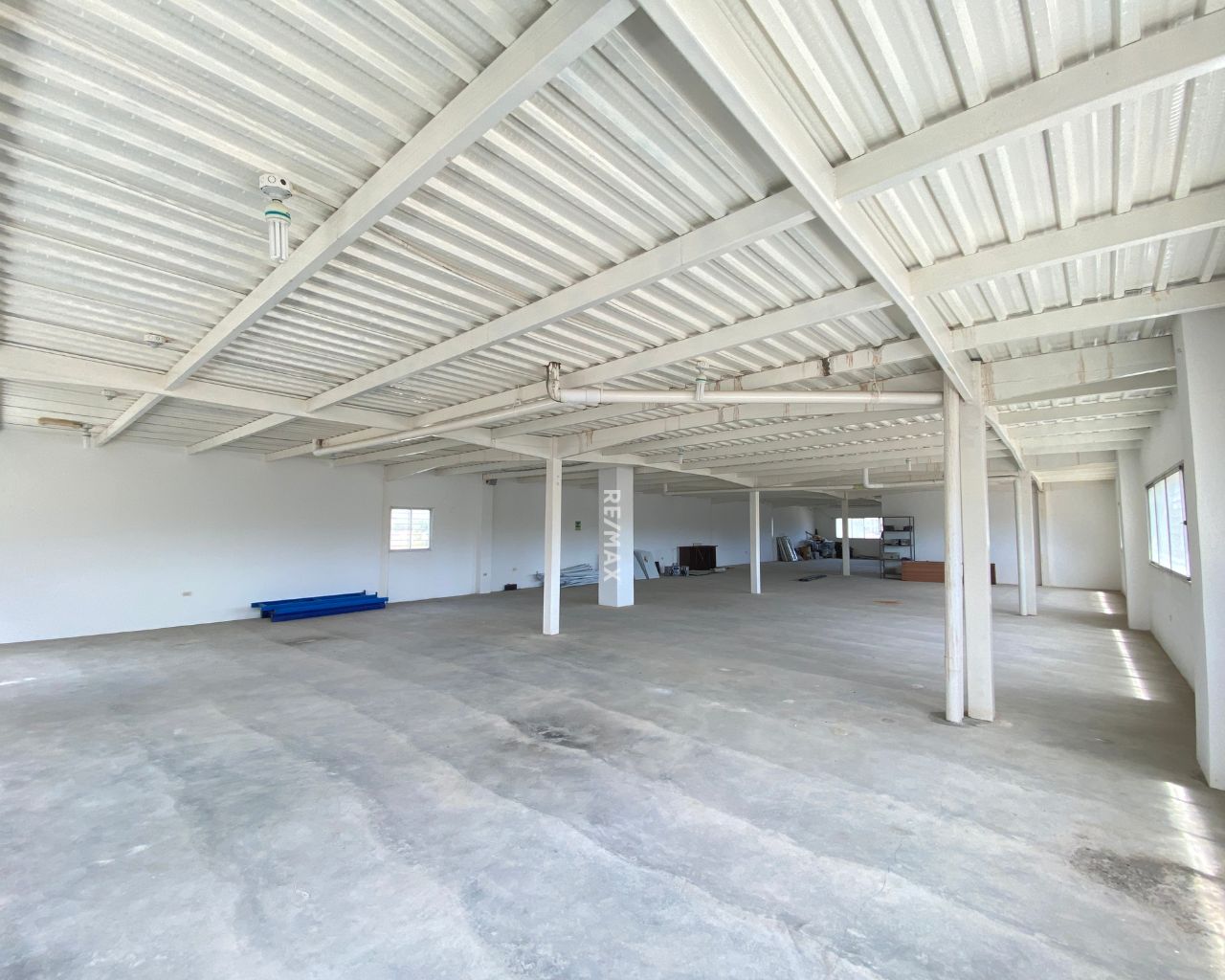 Oficina De Lujo De 411 M², En Alquiler, Primera Planta Operativa Con Oficinas Privadas Y Sala De Juntas + Nivel Sup, En Calle Marcano, Porlamar, Nueva Esparta, Isla de Margarita, 823 MT2, 5 Oficinas y 4 Baños - Imagen 26