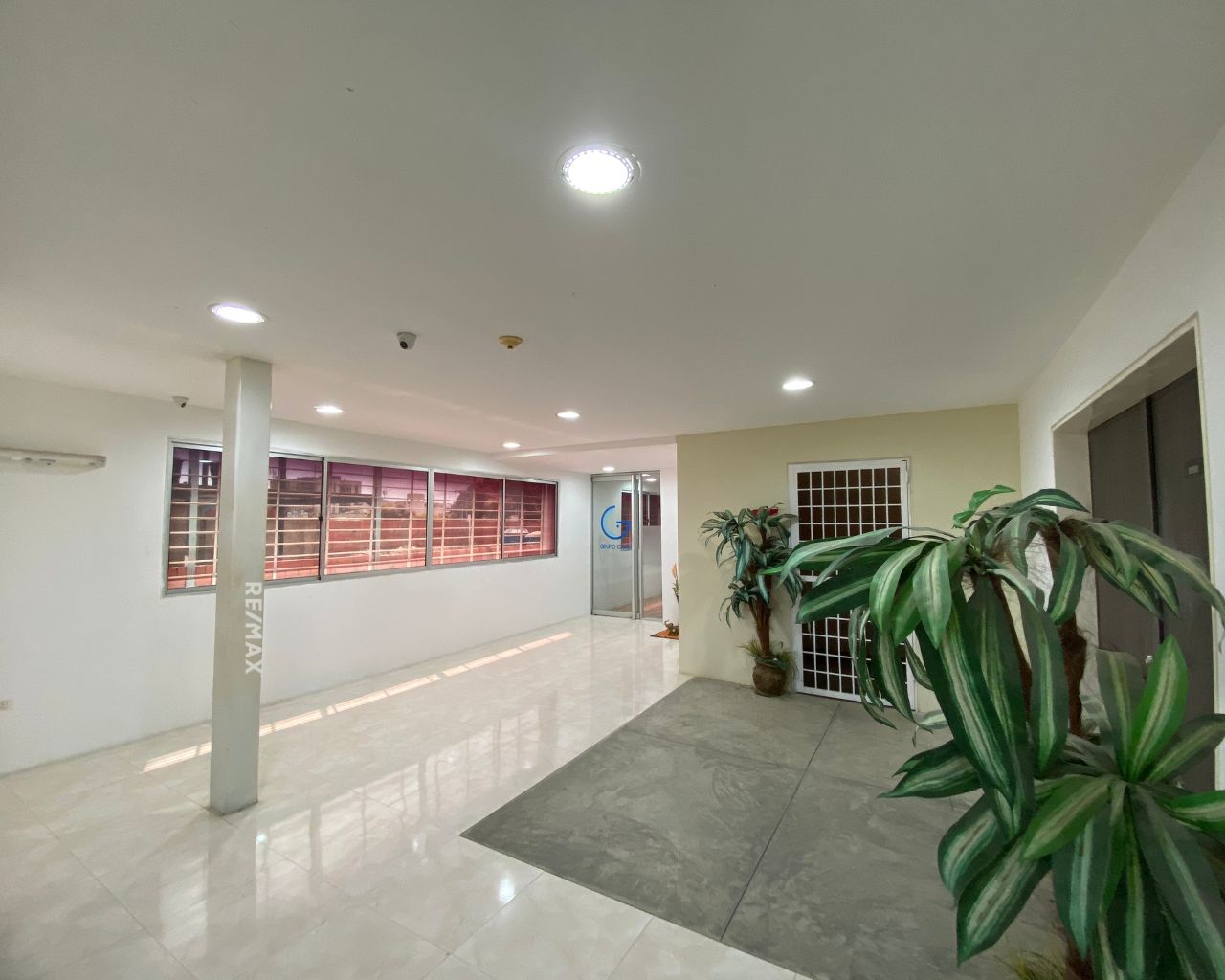Oficina De Lujo De 411 M², En Alquiler, Primera Planta Operativa Con Oficinas Privadas Y Sala De Juntas + Nivel Sup, En Calle Marcano, Porlamar, Nueva Esparta, Isla de Margarita, 823 MT2, 5 Oficinas y 4 Baños - Imagen 5