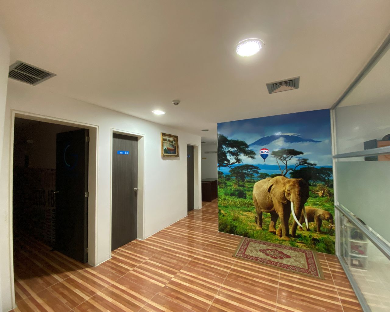 Oficina De Lujo De 411 M², En Alquiler, Primera Planta Operativa Con Oficinas Privadas Y Sala De Juntas + Nivel Sup, En Calle Marcano, Porlamar, Nueva Esparta, Isla de Margarita, 823 MT2, 5 Oficinas y 4 Baños - Imagen 8