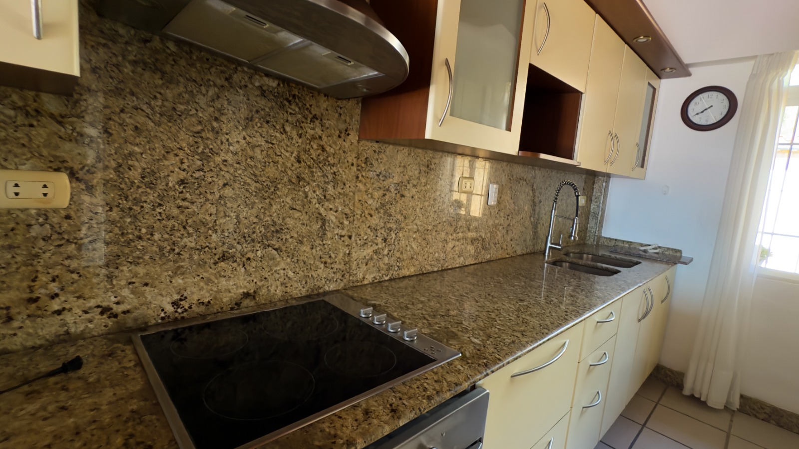 Casa Con Vista Al Mar, En Venta, En Guarame, Nueva Esparta, Isla de Margarita, 284,40 mt2, 4 Hab y 4 Baños - Imagen 15
