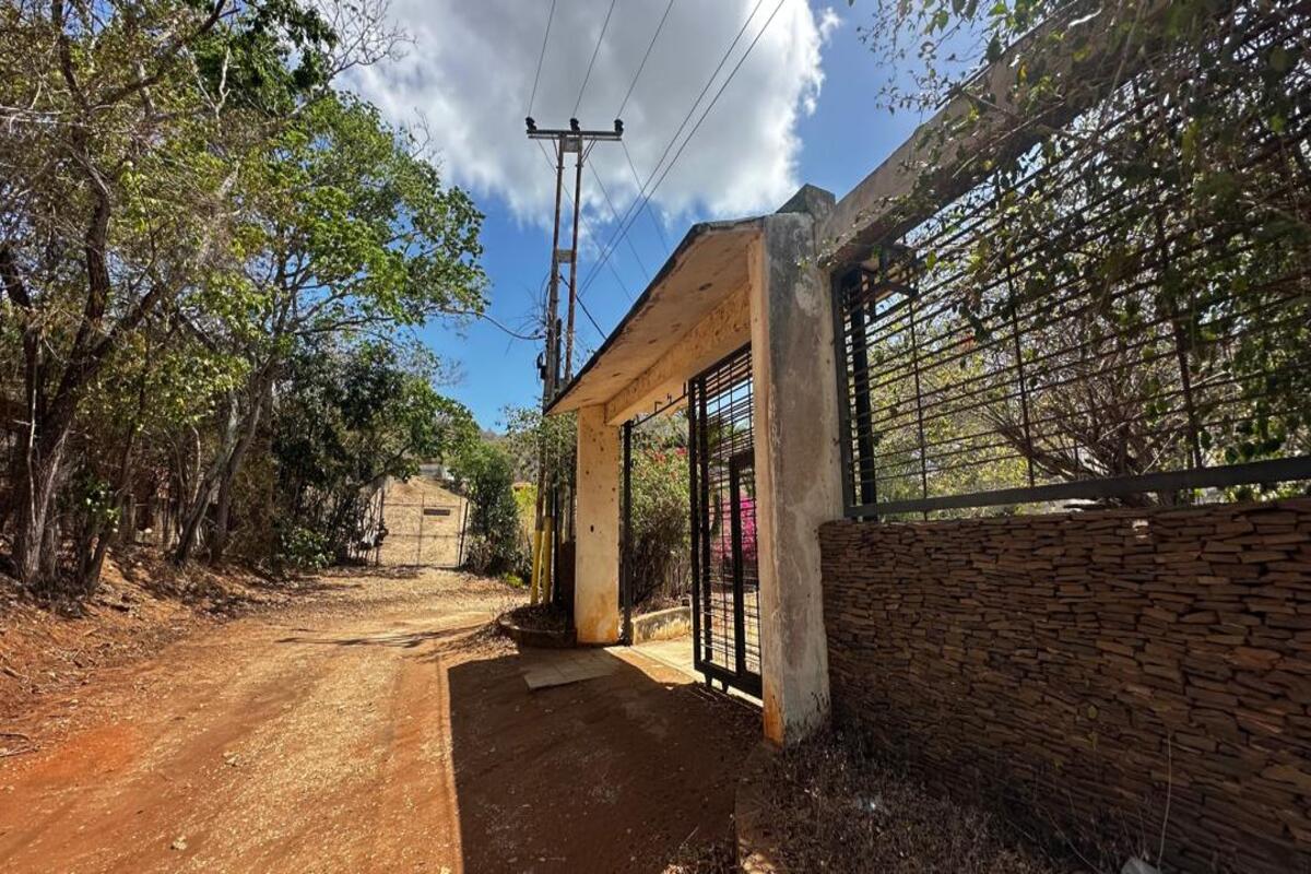 Townhouse Estilo Rural, En Venta, En Resd. Casas del Guayamuri, El Salado, Nueva Esparta, Isla de Margarita, 160 MT2, 3 Habitaciones y 3 Baños - Imagen 2