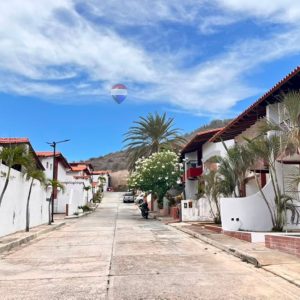 Townhouse, En Venta, En Colinas de Paraiso, Pampatar, Nueva Esparta, Isla de Margarita, 170 mt2, 3 Hab y 2+1/1 Baños