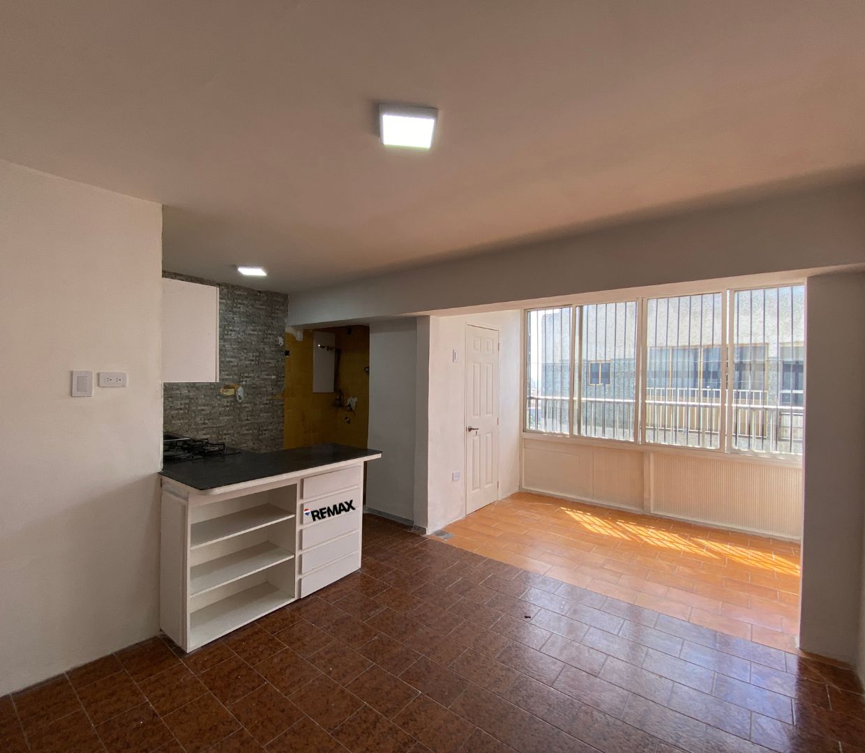 Apartamento, En Venta, En Edificio San Valentin, Av. 4 de Mayo, Nueva Esparta, Isla de Margarita, 52 mt2, 2 Hab y 2 Baños - Imagen 4