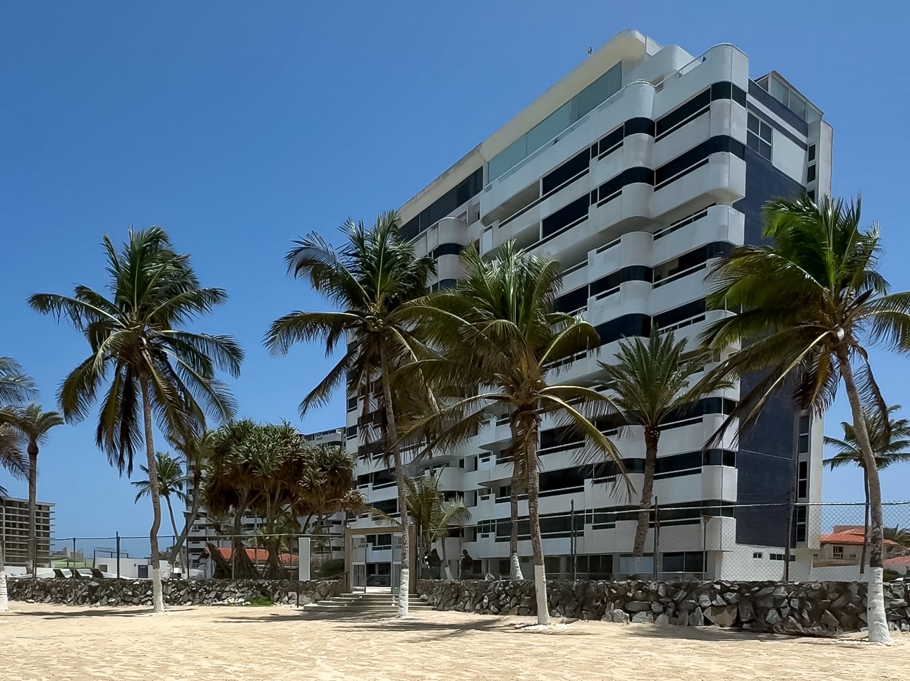 Apartamento Con Vista Al Mar, En Venta, En Playa Moreno, Nueva Esparta, Isla de Margarita, 110, 76 mt2, 2 Hab y 2 Baños