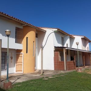 Town House En Juan Griego, Conjunto Resd. La Lagunita, Municipio Marcano, Isla De Margarita, Estado Nueva Esparta