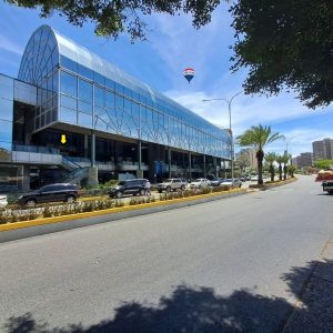 Local En Avenida 4 De Mayo, Centro Comercial Galerias Fente Municipio Mariño, Isla De Margarita, Estado Nueva Esparta