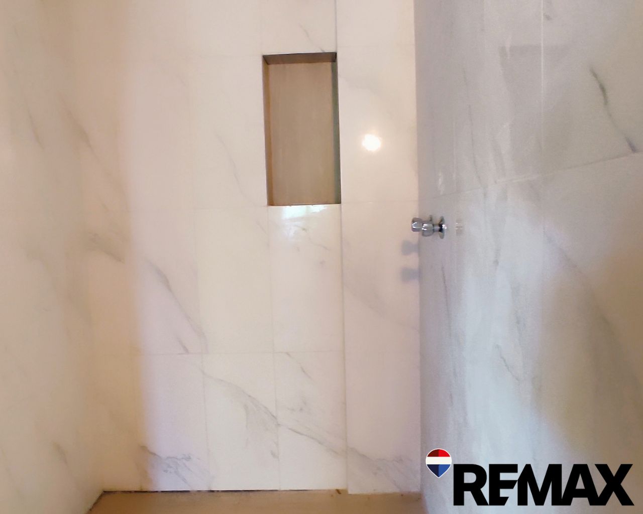 Remax2mil Vende Town House. En Resd Playa Cardon. Municipio ANTOLIN DEL CAMPO, Isla De Margarita, Estado Nueva Esparta - Imagen 11