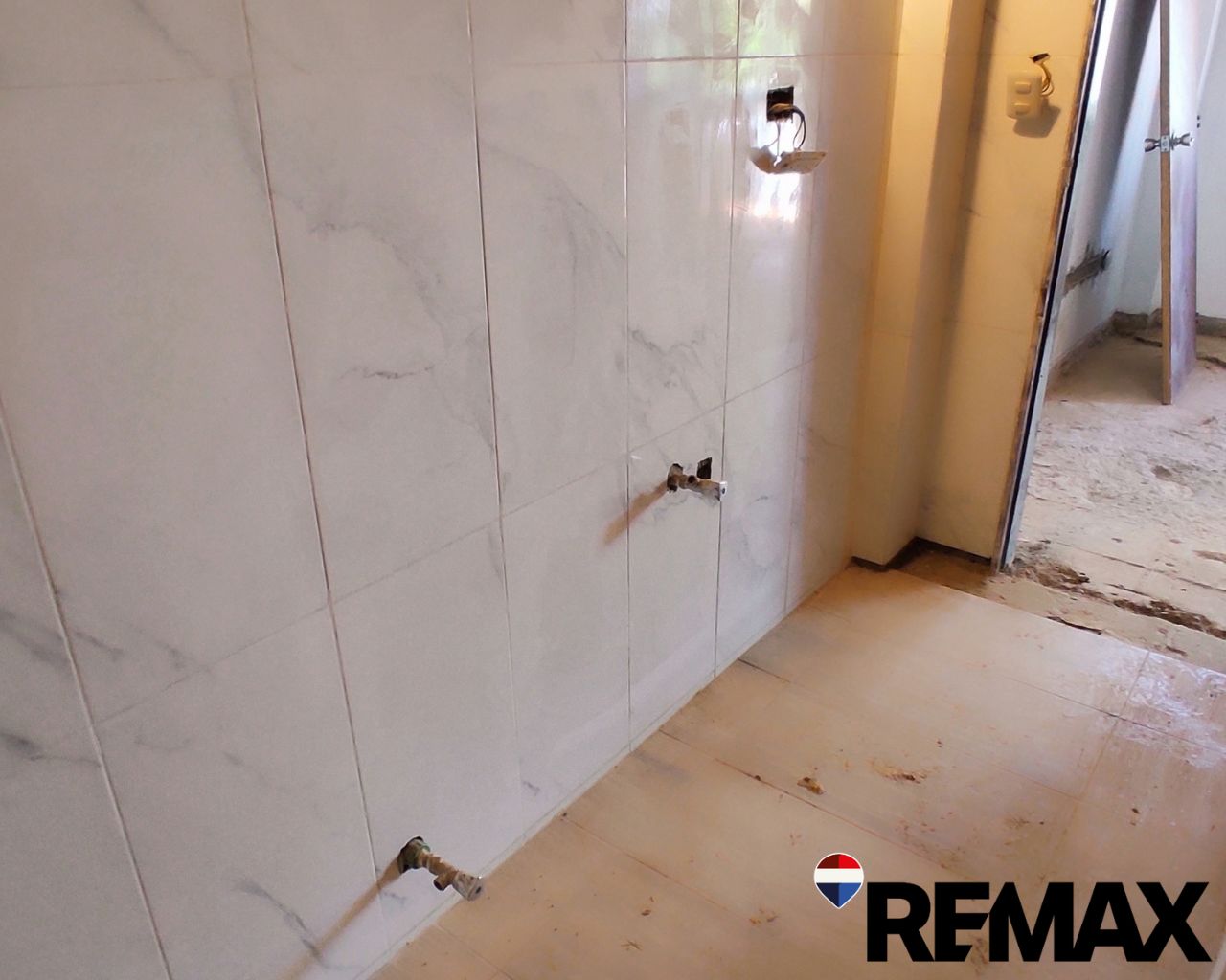 Remax2mil Vende Town House. En Resd Playa Cardon. Municipio ANTOLIN DEL CAMPO, Isla De Margarita, Estado Nueva Esparta - Imagen 13