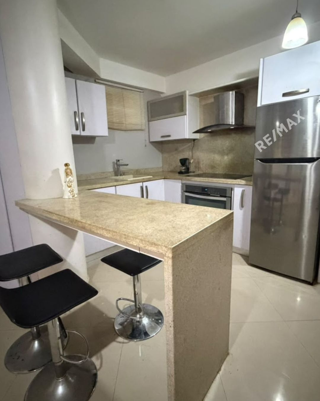 Remax2mil Vende Apartamento En Conjunto Residencial, Plaza Suite, Municipio Antolin Del Campo, Isla De Margarita, Estado Nueva Esparta - Imagen 13