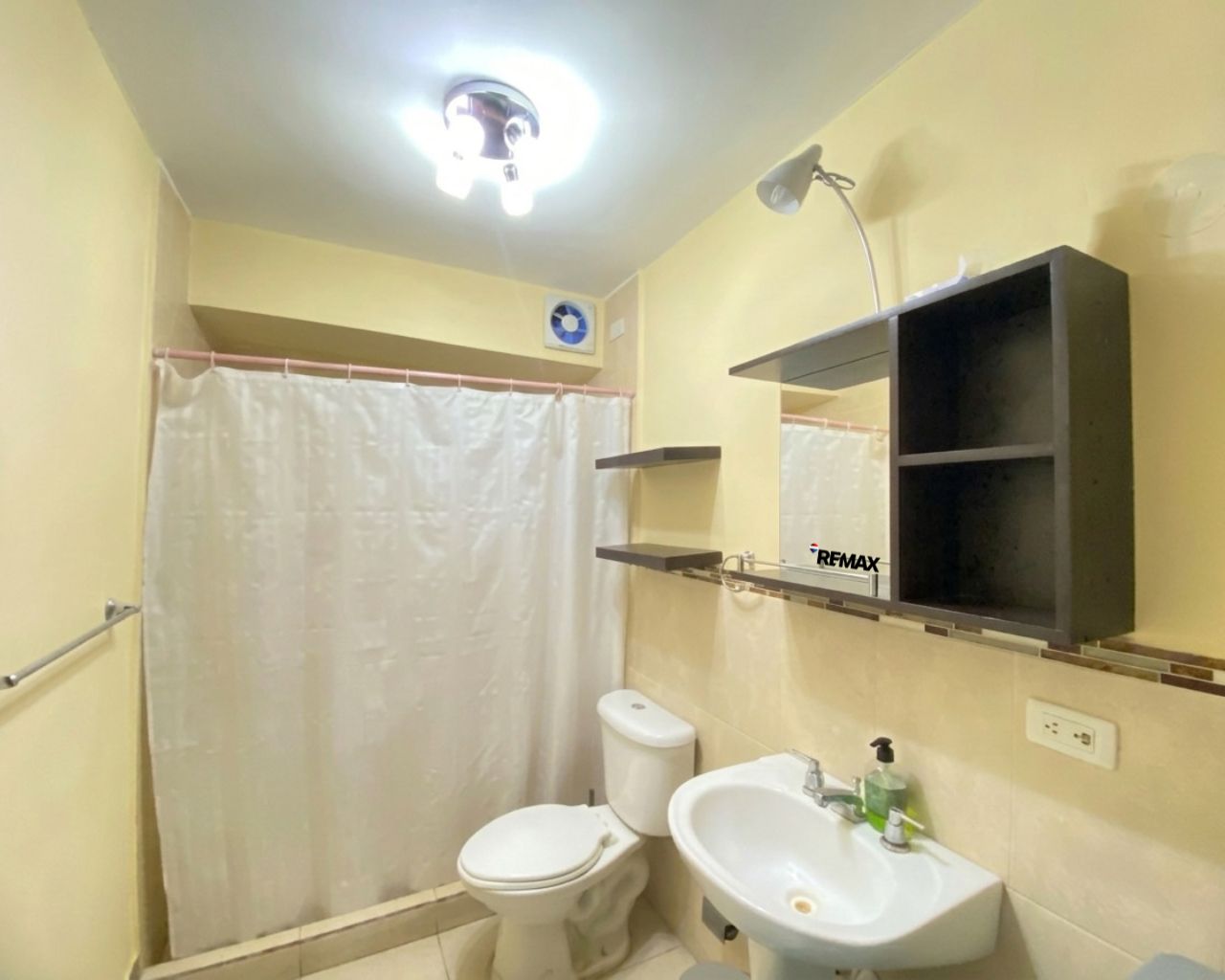 Remax2mil Vende Apartamento En RESD. Carimar Club, Municipio Maneiro, Isla De Margarita, Estado Nueva Esparta - Imagen 16