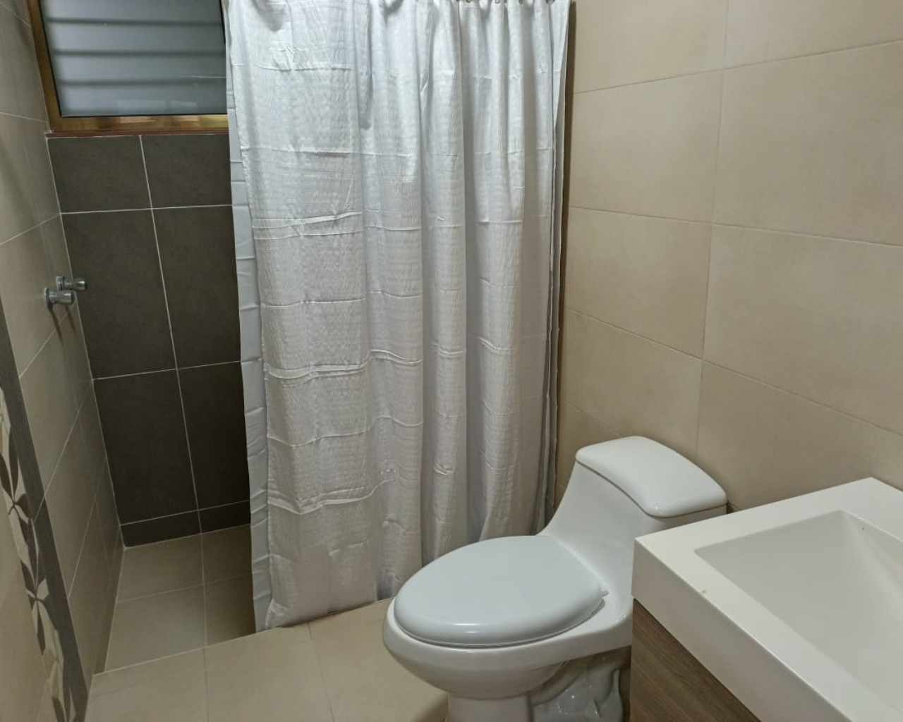 Remax2mil Alquila Apartamento En Resd. Los Geranios, Municipio Maneiro, Isla De Margarita, Estado Nueva Esparta - Imagen 18