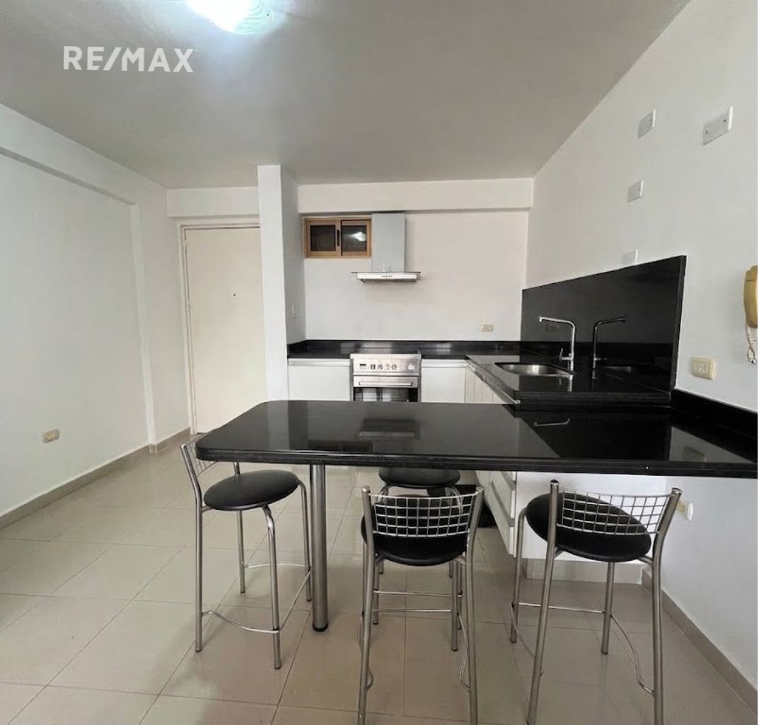 Remax2mil Vende Apartamento,resd Los Geranios. Municipio Maneiro, Isla De Margarita, Estado Nueva Esparta - Imagen 3