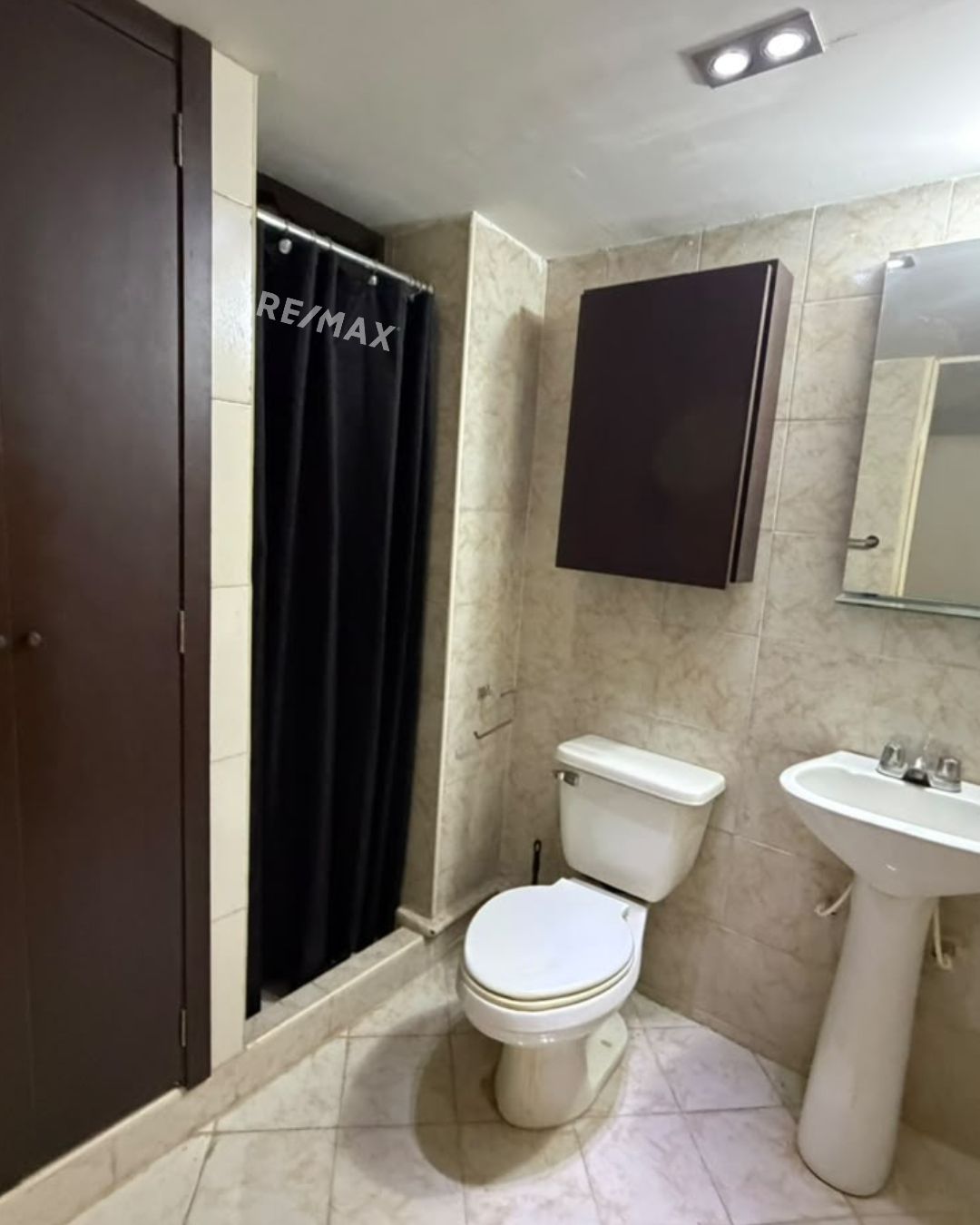 Remax2mil Vende Apartamento En Conjunto Residencial, Plaza Suite, Municipio Antolin Del Campo, Isla De Margarita, Estado Nueva Esparta - Imagen 21