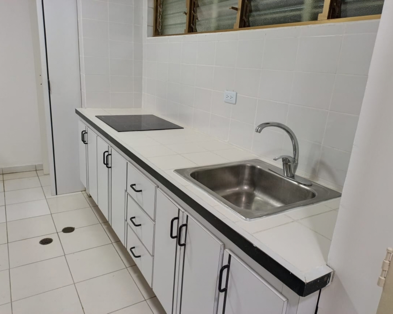 Remax2mil Alquila Apartamento En Resd. Los Geranios, Municipio Maneiro, Isla De Margarita, Estado Nueva Esparta - Imagen 22